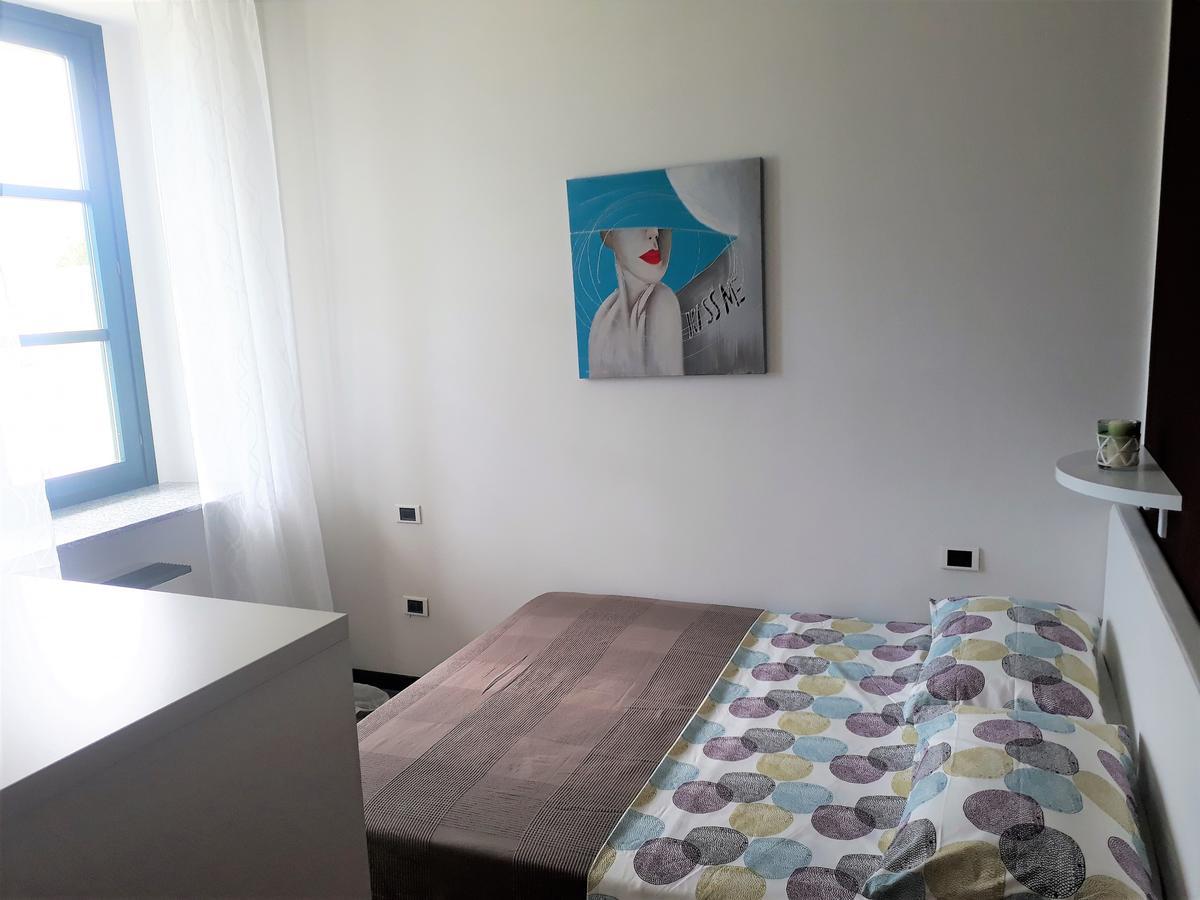 Campione Giulia Exclusive Lakefront Apartment By Gardadomusmea Campione del Garda Exterior photo